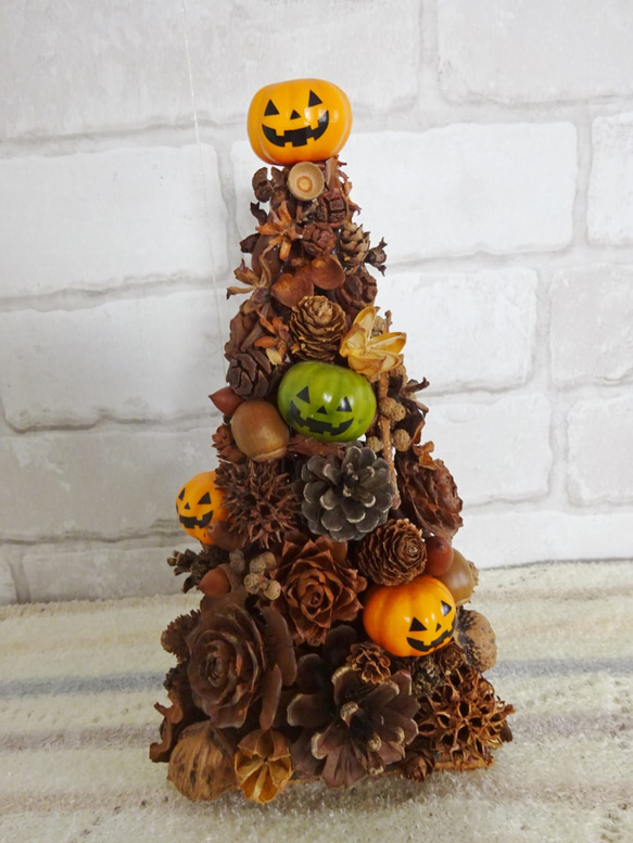 ハロウィン　木の実とかぼちゃのツリー 3枚目の画像
