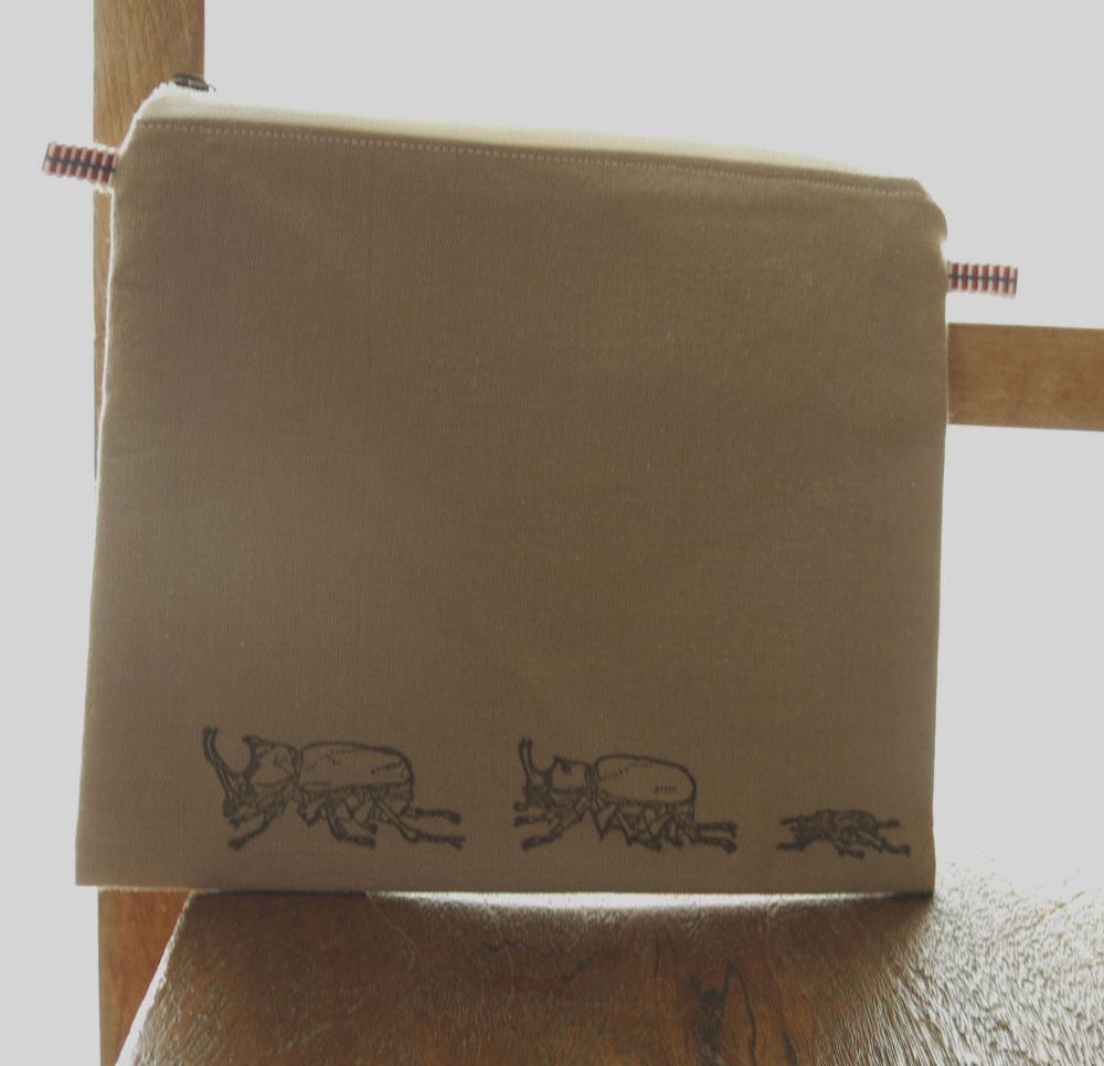 大人の生き物ポーチ【サコッシュサイズ・琉球列島のカブトムシ5種】