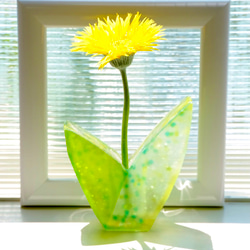 ガラスの葉っぱの花びん-B① 一輪挿し・花瓶・花器 アトリエ