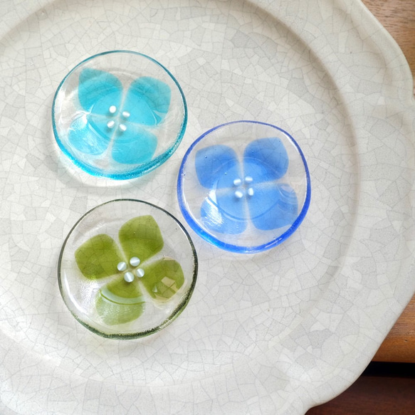 紫陽花豆豆皿６㎝　透明３枚セット 2枚目の画像