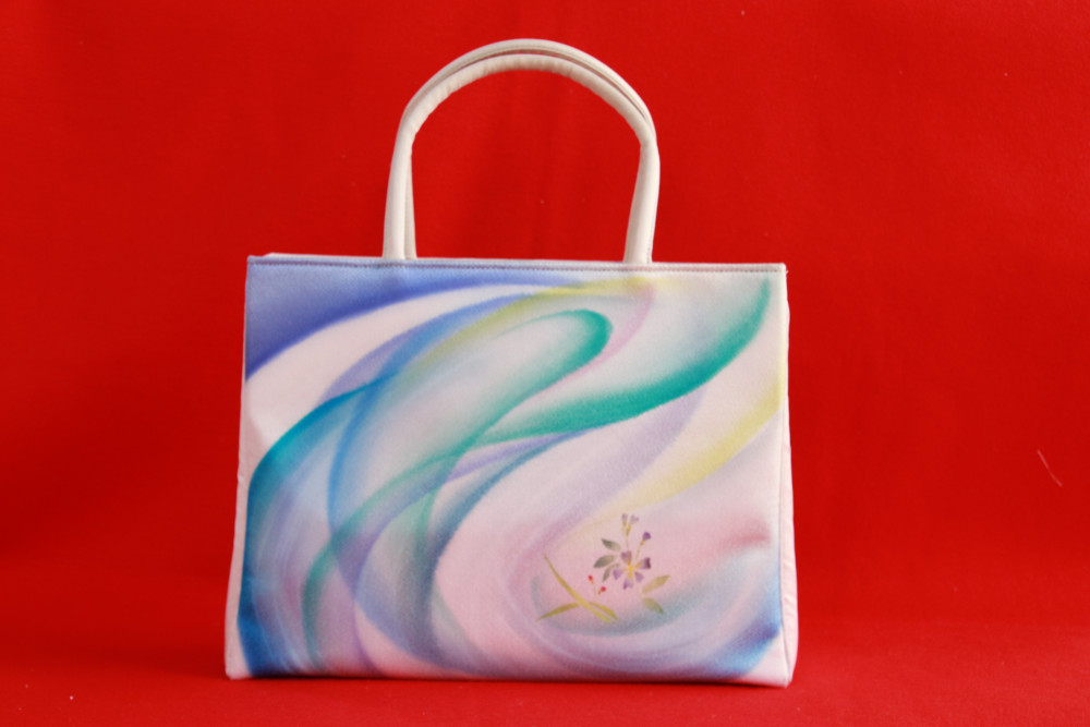 「着物の時にこれ一つで」大容量着物バッグ