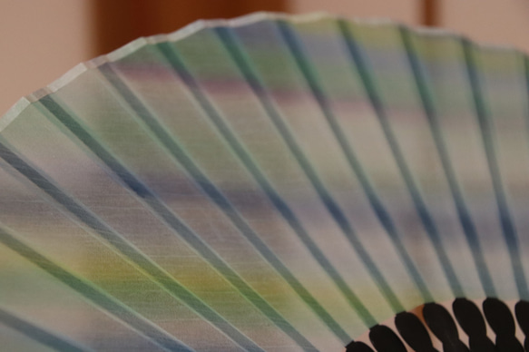 融化“風”（手繪和有色染料）的風扇和服藝術家染色的作品 第8張的照片