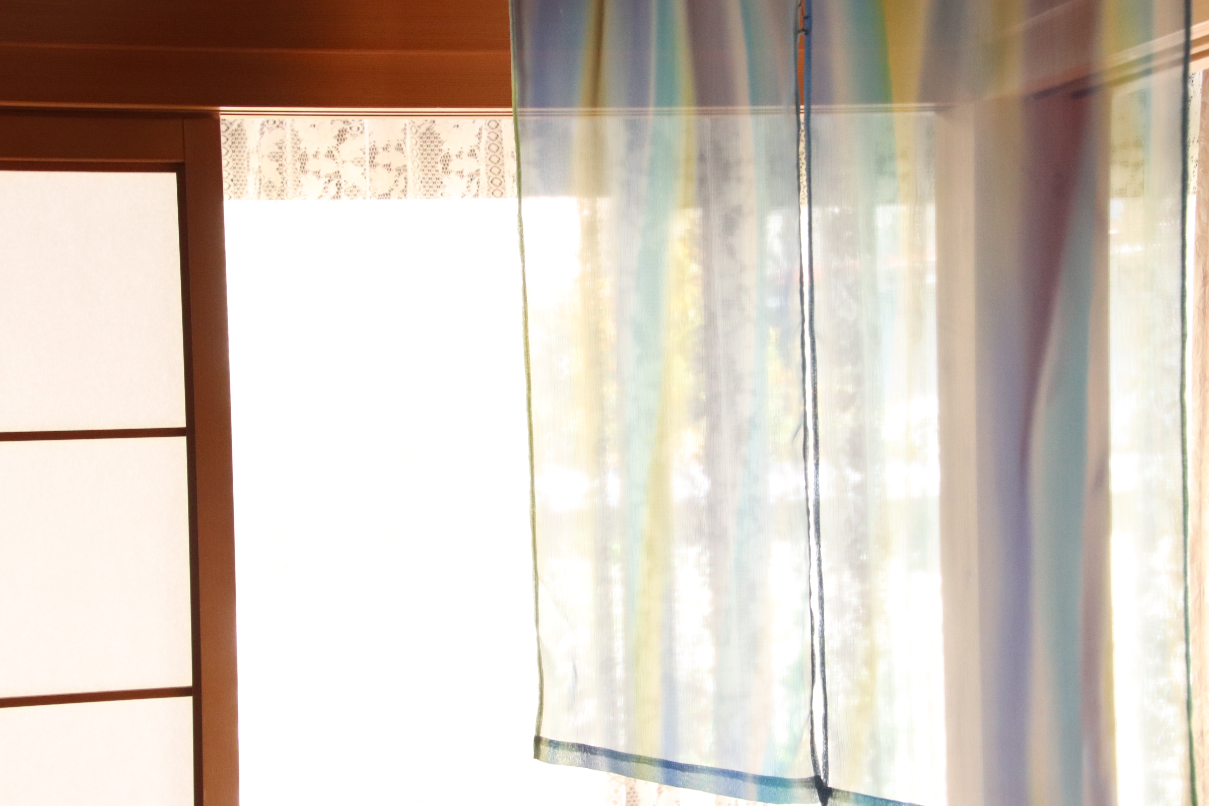 「風」を溶かした暖簾『晴れ空』(サイズオーダー・手染め一点もの・丸棒付き)