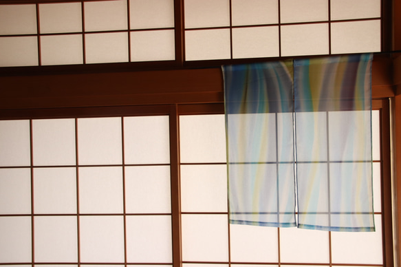 融化“風”“晴朗的天空”的窗簾（大小順序，一隻手染，帶有圓桿） 第4張的照片