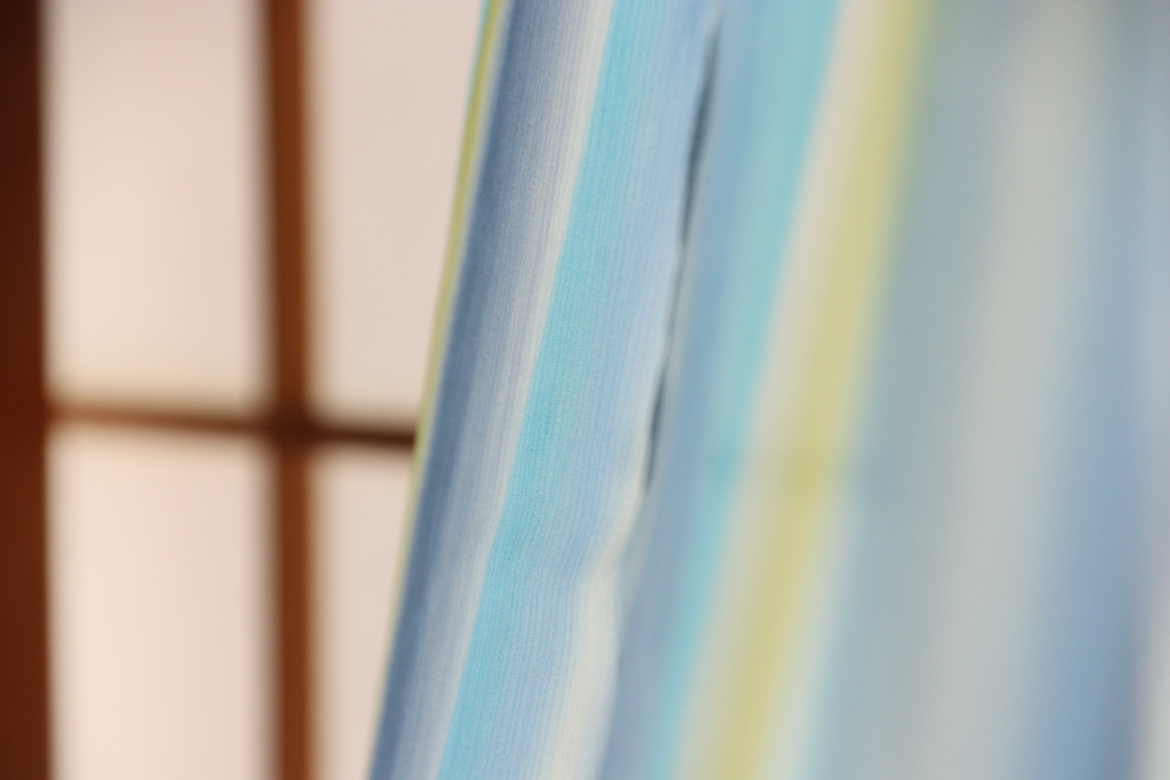 「風」を溶かした暖簾『晴れ空』(サイズオーダー・手染め一点もの・丸棒付き)