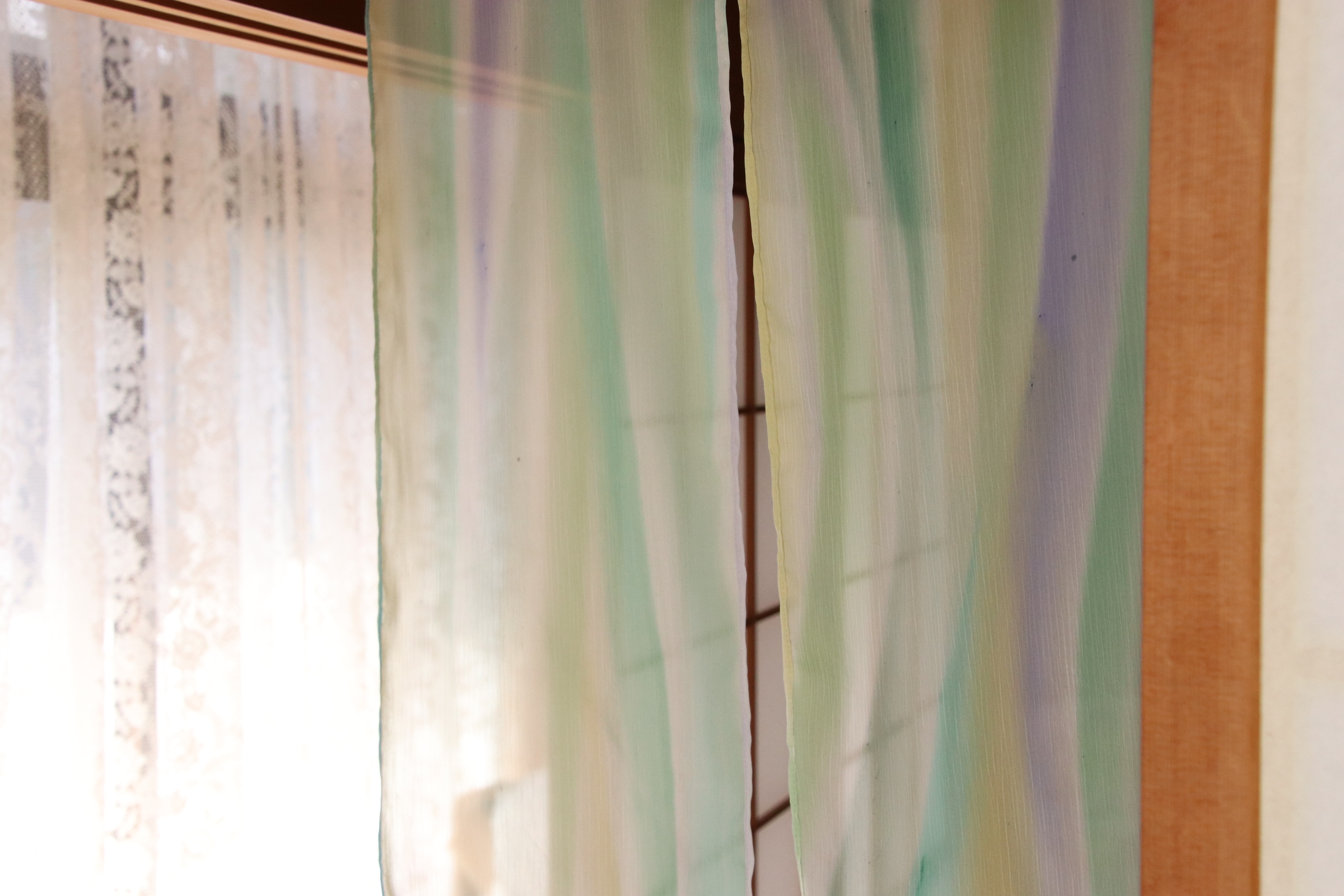 「風」を溶かした暖簾『緑風』(サイズオーダー・手染め一点もの・丸棒付き)