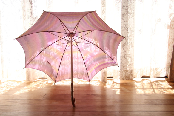 晴雨兼用日傘『隠れた華の想い』（着物にも洋服にも・水玉地紋生産中止のため、限定一本） 8枚目の画像