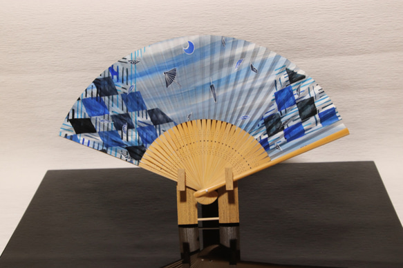 手繪日本紙夏季風扇“月光風傘畫卷”（一種） 第1張的照片