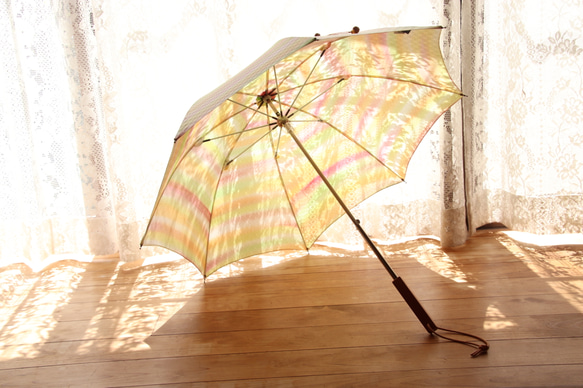 晴雨兼用日傘『踊るマカロン』（着物にも洋服にも・一点物） 1枚目の画像