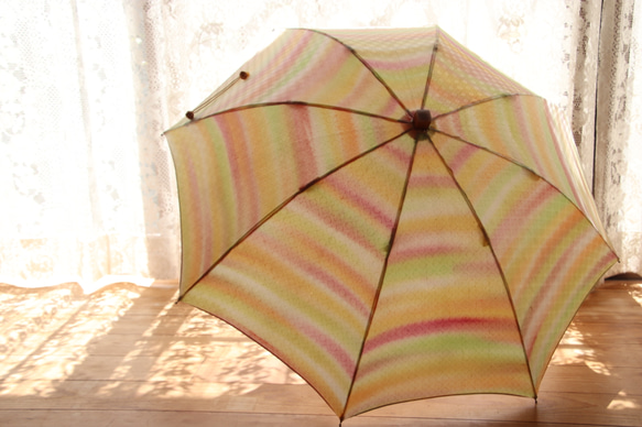 晴雨兼用日傘『踊るマカロン』（着物にも洋服にも・一点物） 3枚目の画像