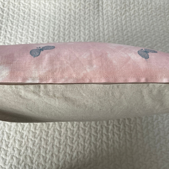 ⚮̈ミナペルホネン　choucho ピンク　クッションカバー　ハンドメイド 3枚目の画像