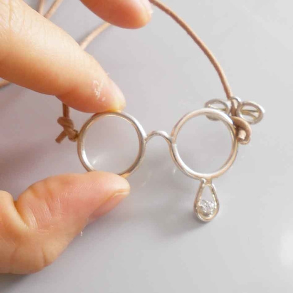 Glasses tear drop necklace 4枚目の画像