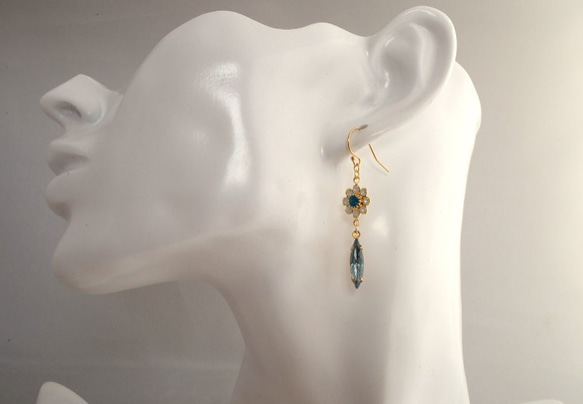 VINTAGE Flower opal pierce/earring ブルーワルツ 3枚目の画像