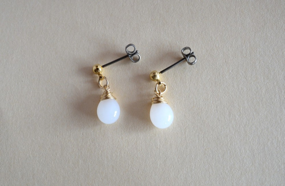 GLASS Larme pierced earrings/ear clips Snow white 第2張的照片