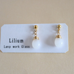 GLASS Larme pierced earrings/ear clips Snow white 第3張的照片