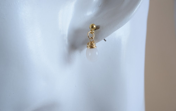 GLASS Larme pierced earrings/ear clips Snow white 第4張的照片