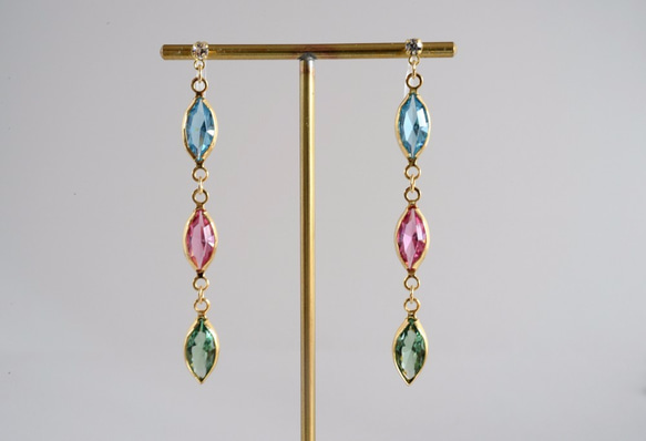 VINTAGE Glass frame earrings/pierce Paradise 1枚目の画像