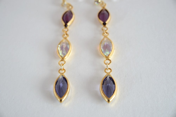 VINTAGE Glass frame ear clips/pierced earrings Violet dress 第4張的照片