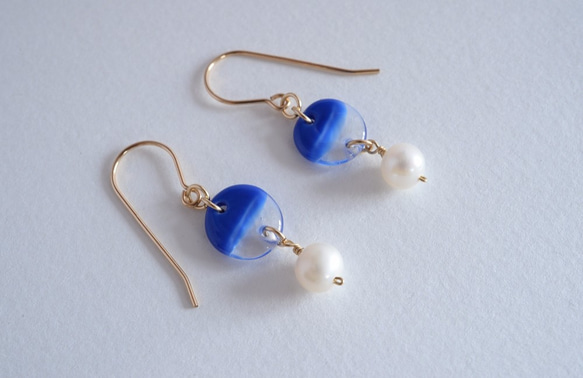 GLASS Bicolor Glass Pierced earrings/Ear clips Blue×Clear 第3張的照片