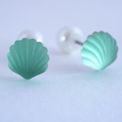 VINTAGE Sea Shell Pierced earrings Light green 第1張的照片