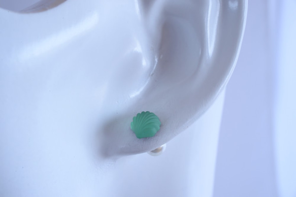 VINTAGE Sea Shell Pierced earrings Light green 第4張的照片