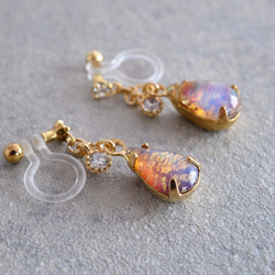 VINTAGE Fire opal glass Ear clips/Pierced earrings Teardrop 第1張的照片