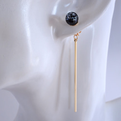 GLASS Black dichroic glass stick pierced earrings/ear clips 第2張的照片