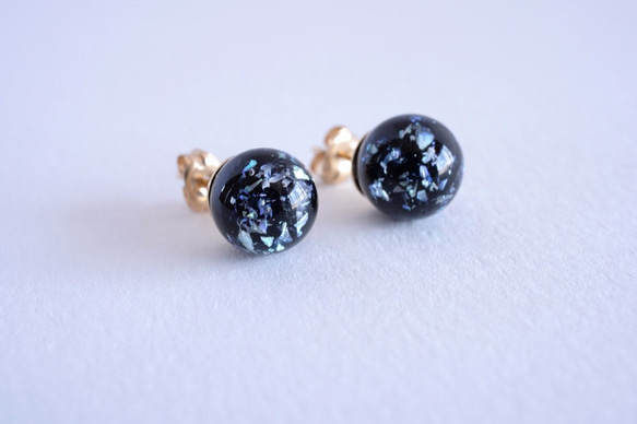 GLASS Black dichroic glass stick pierced earrings/ear clips 第4張的照片