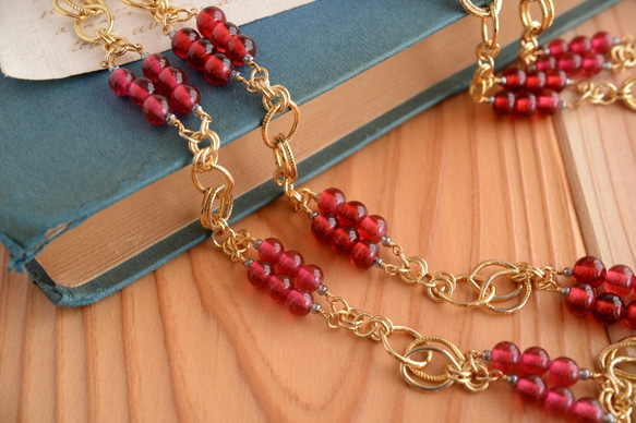 VINTAGE  Red Berry Glass Long Necklace 第2張的照片