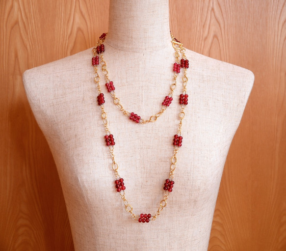 VINTAGE  Red Berry Glass Long Necklace 第4張的照片