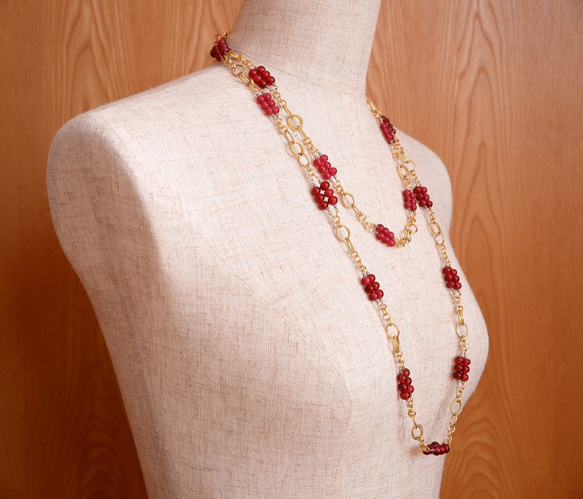 VINTAGE  Red Berry Glass Long Necklace 第5張的照片