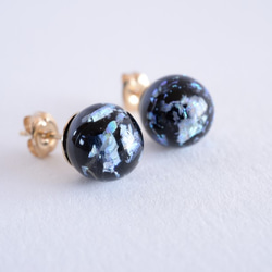 GLASS Black dichroic glass stick pierced earrings/ear clips 第5張的照片