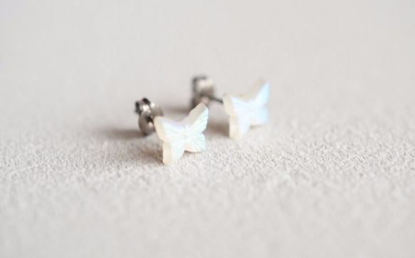 VINTAGE Butterfly pierced earrings/ear clips Matt White 第4張的照片