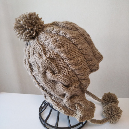耳あて付きアランニット帽ポンポン付き（BE）アクリル100 % ベージュ⑧