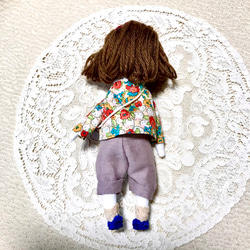 ハンドメイドミニドール　女の子の布人形 4枚目の画像