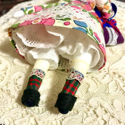 ハンドメイドドール　ミニドール　　人形　花柄ワンピの女の子 3枚目の画像