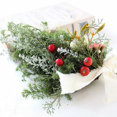 ドライフラワー★クリスマスローズのハーフリース　シンプル　大人の　コニファー シンプルコニファーのクリスマスリースキットの作り方《はなどんや