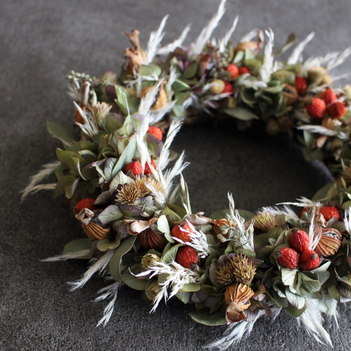 Creema限定❍ラッピング無料❍鈴バラと月桃の実のリース20cm☆ドライ
