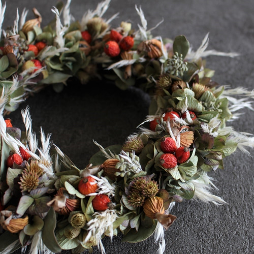 Creema限定❍ラッピング無料❍鈴バラと月桃の実のリース20cm☆ドライ
