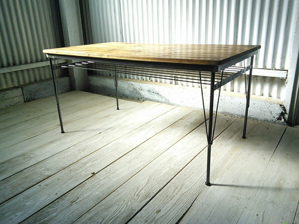 ダイニングテーブル　(ジャンヌダルク様仕様） 1枚目の画像
