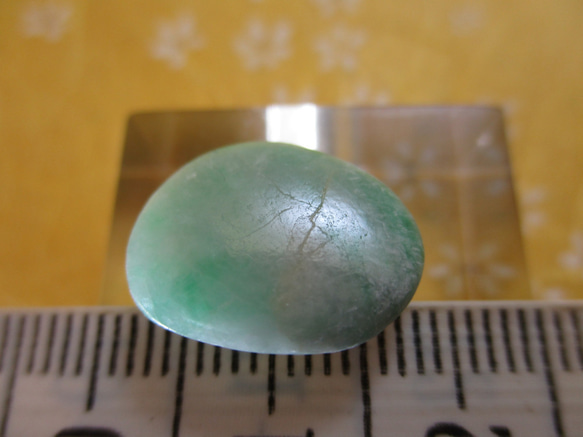 美しい緑★天然ビルマ翡翠（硬玉）のタンブル（磨き）＝９ 2枚目の画像