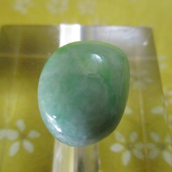美しい緑★天然ビルマ翡翠（硬玉）のタンブル（磨き）＝９ 3枚目の画像