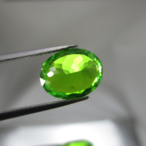 ☆6，8カラット◇合成ガラス◇ナノクリスタルのルース◇美しい