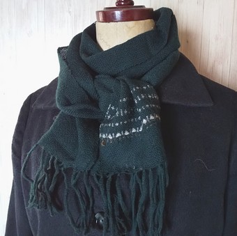 再販　ツリーを織り込んだふんわりカシミヤのミニ手織りマフラー