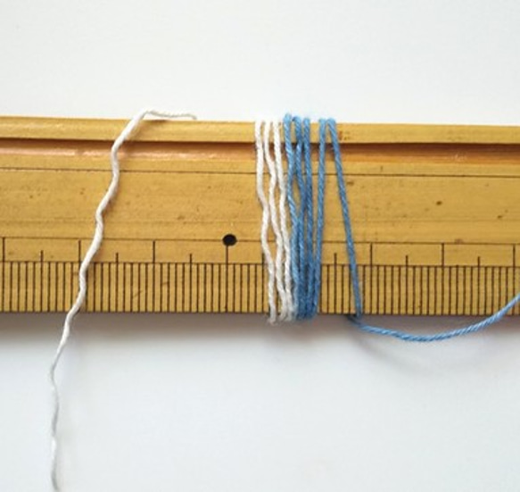 刺し子糸、編み物、織物にも♪草木染め糸　インド藍染　はっきりめのグラデーション　綿　コットン　 4枚目の画像