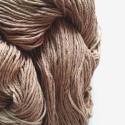 編み物、織物にも♪草木染め糸　クヌギ染め　綿　コットンバショウ　 2.4番手　１００g 2枚目の画像