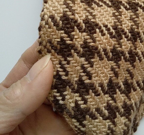 光沢が上品なシルクカシミヤチェックマフラー　934