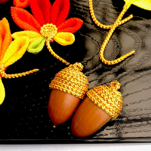 ちりめん細工 秋の実りと草花 うさぎ 柿 アケビ 栗 稲穂 ススキ 赤