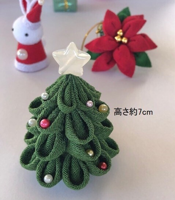 赤　ポインセチア　うさぎ　クリスマスツリー　サンタ　つまみ細工　１２月　X'mas  ちりめん細工　可愛い　かわいい　つ 4枚目の画像