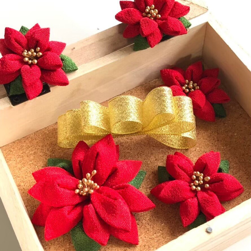 ガチャ詰め風ポーチ つまみ細工 クリスマス 馬鹿らしく